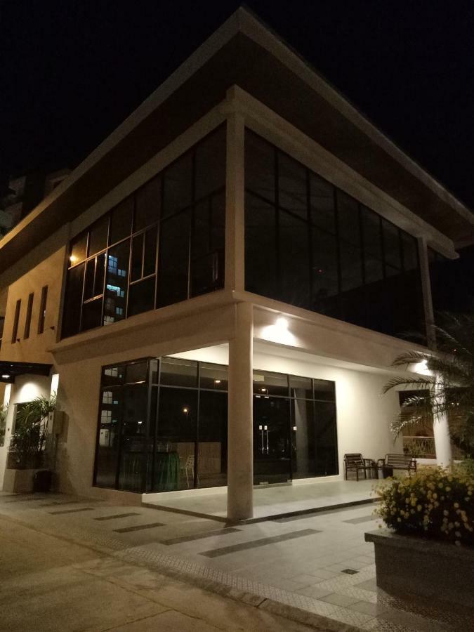 Icolor Home & Stay Ch1 Tanah Rata Exterior foto